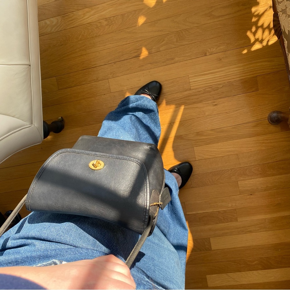 ❌SOLD❌ Vintage Coach Quincy Crossbody | Pre-1994 USA | Black Leather Turnlock - Picture 8 of 16